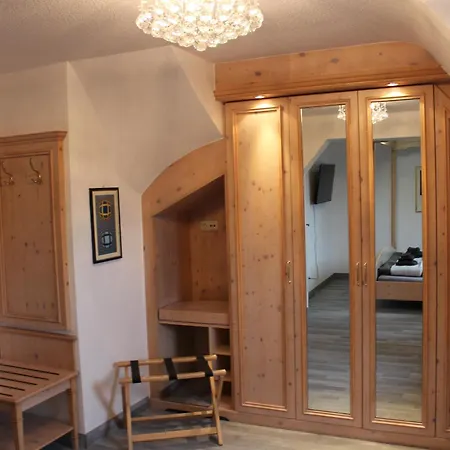 Otel Burghotel - Original Nürnberg